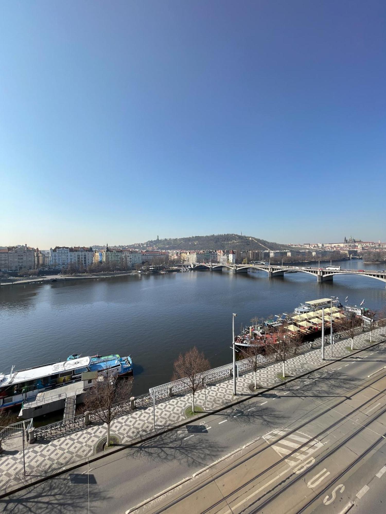 Rasinovo Nabrezi - Riverside Residence Praga Exterior foto